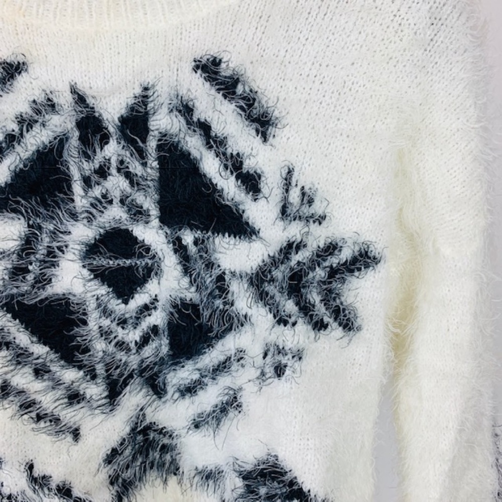Hollister fuzzy/shaggy sweater. M. - Picture 11 of 13
